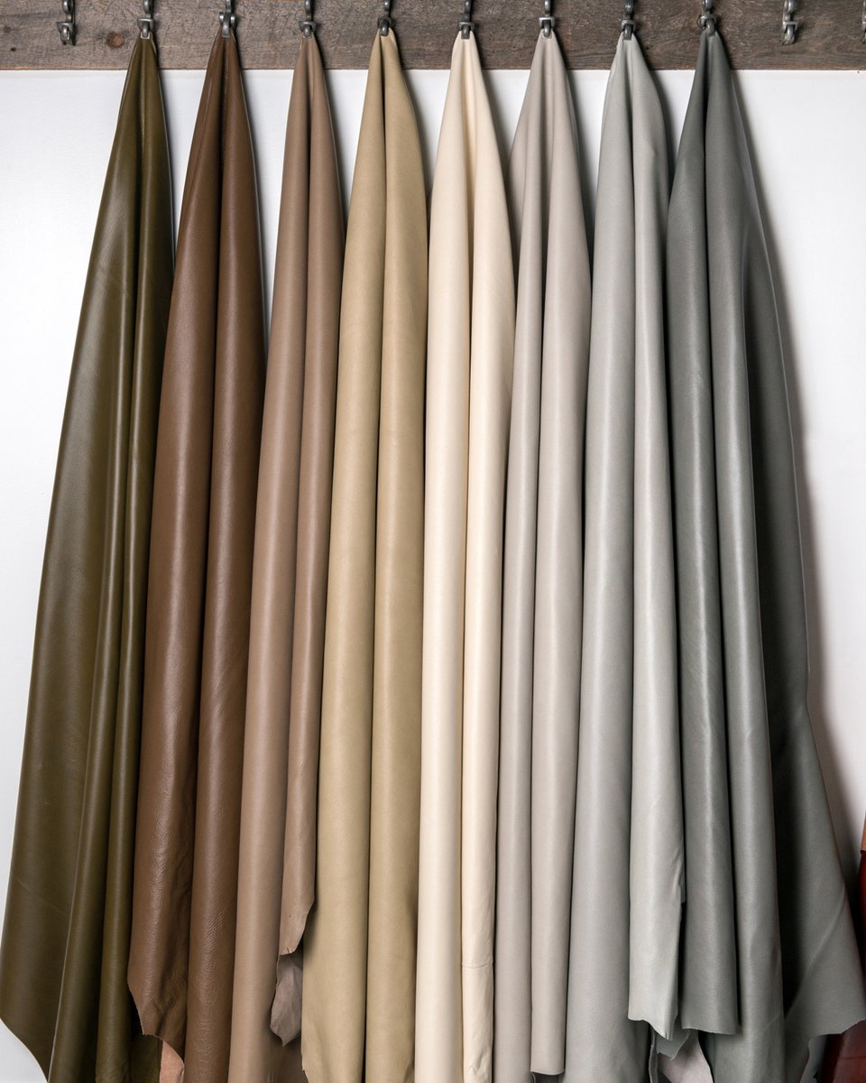 JamieStern_'s tweet image. Summer's over but we're still tanning! 

The eight new colors of our Metro II leather are all elegant neutrals and earth tones meant to complement a variety of design schemes.

#jamiesterndesign #leather #leathercollection #upholsteryleather #instockleather #interiordesign #hides