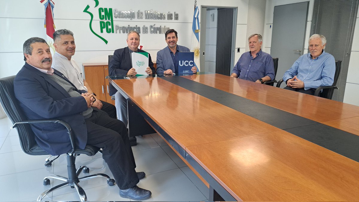 CMPCBA's tweet photo. Hoy se firmó un acuerdo entre la Facultad de Ciencias de la Salud de la @UCCoficial y el CMPC. Este establece una colaboración para implementar un sistema de capacitación y perfeccionamiento de posgrado para alumnos de Especialización en Medicina del Trabajo y Medicina Legal. https://t.co/HYOaDPTPdz