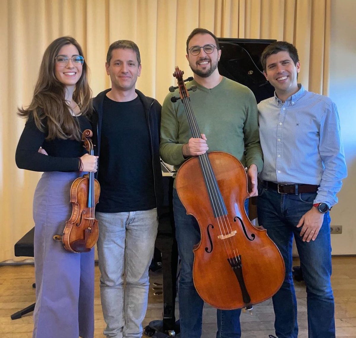 TempusTrio's tweet photo. Aquest cap de setmana hem estat a Barcelona amb el compositor Miquel Oliu, qui ens ha escrit i dedicat l'obra 
"Un simple aleteig…" 🦋
Si voleu escoltar l'estrena mundial, no us perdeu la premiere el dia 23 de novembre a les 18h a l'Auditori Sant Josep de Moià. Us hi esperem! 😊 https://t.co/pXCZVxV4U2