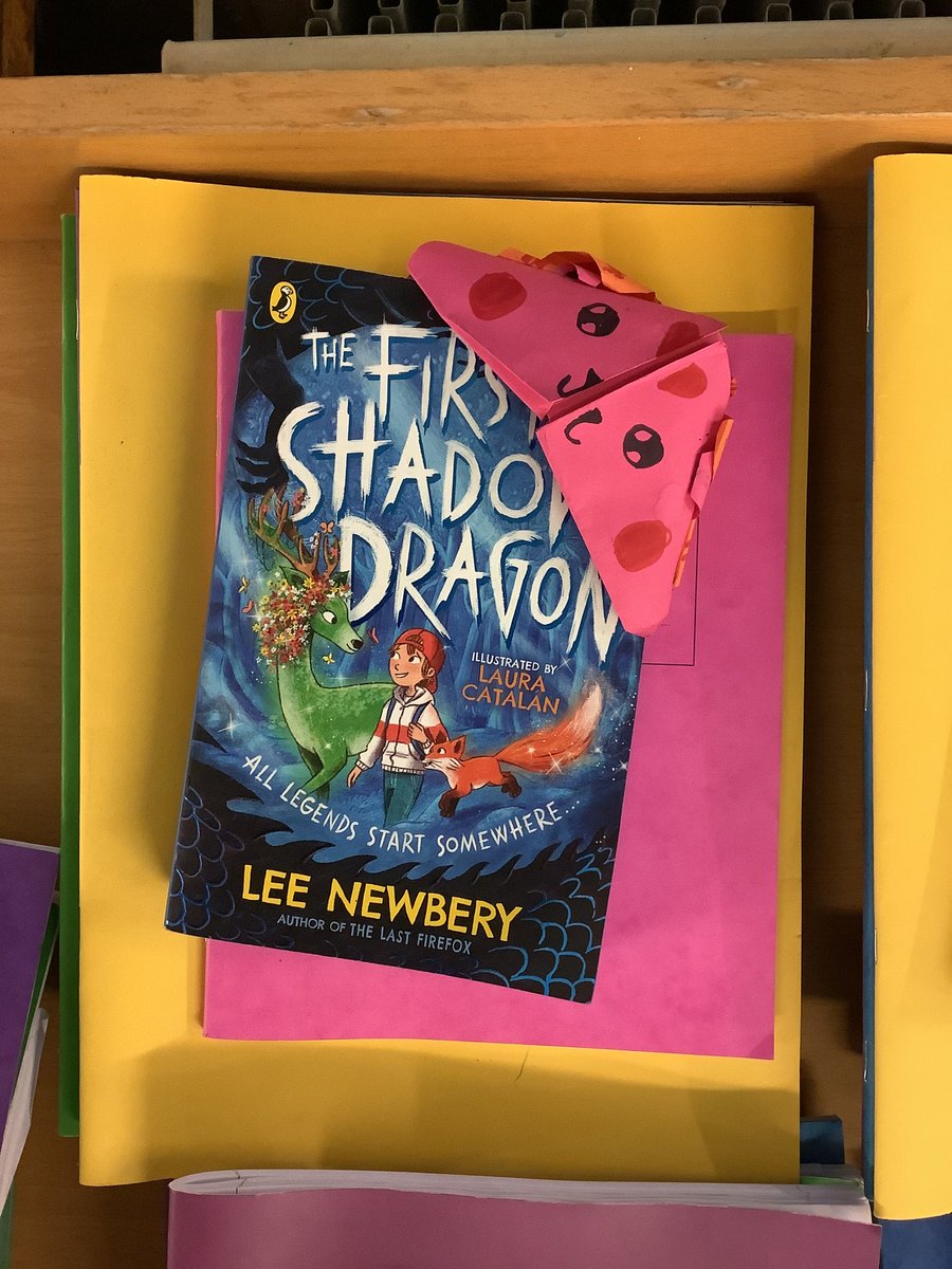TidburyReads's tweet photo. There were lots of parents in @TidburyGreen last week to hear how their children are getting on, so it was good opportunity to #BragAboutBooks by sharing their child's #readingforpleasure book! Look at these lovelies from @leewhowrites @stewfoster1 @LetLucyB @carylhart1 https://t.co/INhEut3dSB