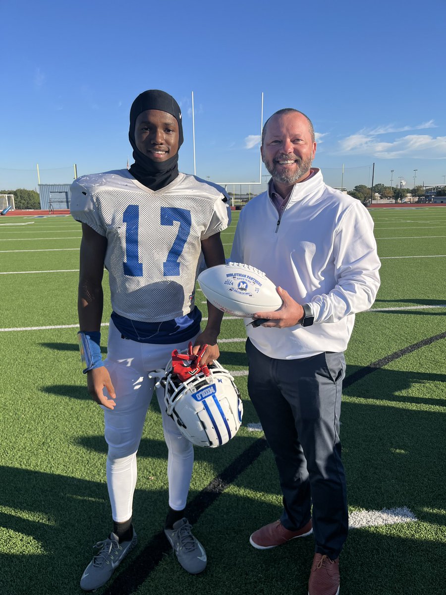 MidloPanthers's tweet photo. Thank you Ryan Timm with Midlothian @StateFarm for providing Kentorion King (@Kenroutedyouup ) with the Player of the Week award for his performance before the Bye against Burleson Centennial. 

#PantherPride #WinTheDay #WAR https://t.co/C6h7DWeZfk