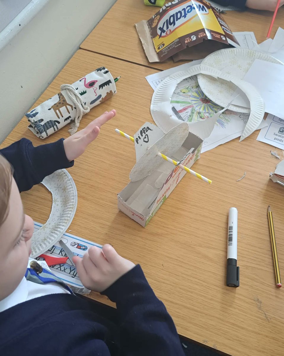 StAndrewsOLAAS's tweet photo. Wow Year 2! Your Ferris Wheels are amazing. 🤩👏🎡
#DT #Ferriswheelfun #Minidesigners https://t.co/FLRSvD9iMV