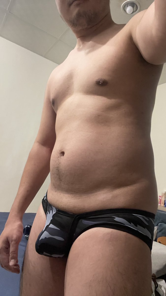 欸不是，我真的要強力譴責一下，雖然我自己也不怎麼更新，可是我不會說要開一個腥羶色的分帳後放了幾個影片，然後再刪掉說要做清水帳詢問要不要開個分帳欸，那我追蹤原分帳跟本尊帳號有什麼差別？ 

發文要附圖，所以我附了🥺