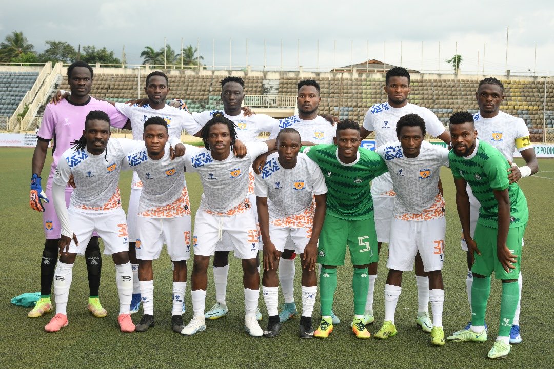 EmmaOfori16's tweet photo. A slim win for us yesterday🙏🏿another clean sheet it was🧤🙏🏿now all focus is on Sunday🦁 #GYEDi🦁🧟♂️🧤 #MIGHtY🔥 #RIPRAFFA🥹🙏🏿🕊️ #upSUNSHINE🟠🔵 @ssstarsupdates @jargobann @naija_image @Mhounique1 @Iam_agt @mekus102 https://t.co/h6pTxJzUBT