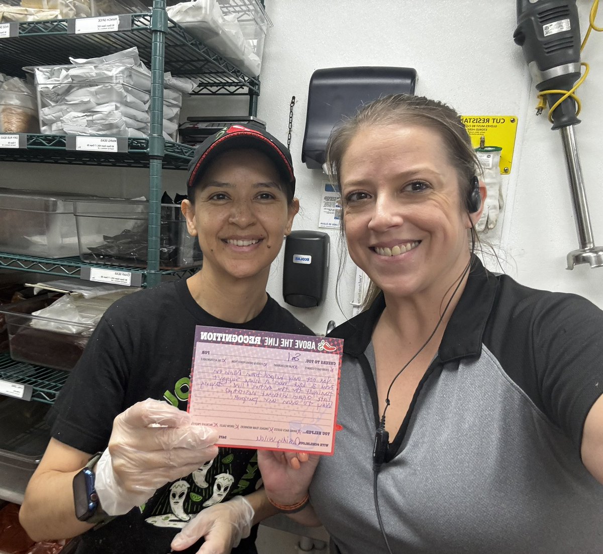 cassidyhuska's tweet photo. This team is making everyone feel special from the cooks line to the host stand! #ChilisJustinRoad #ChiliheadPurpose @sarahjunco @JemmaSage2 @wherry_lisa @Chilis https://t.co/FoDaBSnMj0