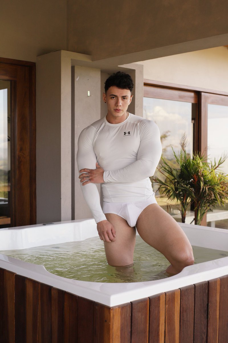 Are you coming for a dip? 😈💦
70%OFF⤵️💥
onlyfans.com/thomasfalcon