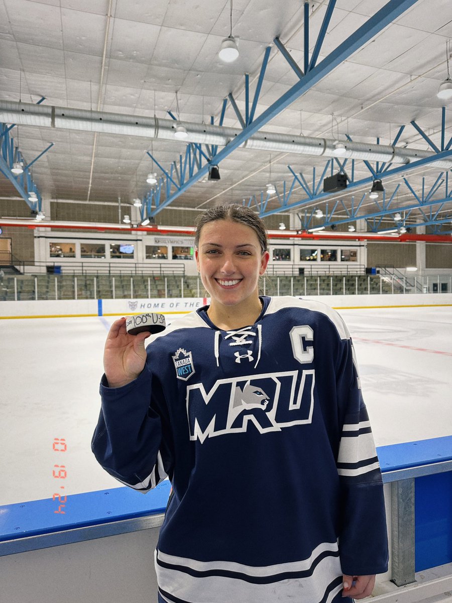 1️⃣0️⃣0️⃣ 

Congratulations to Lyndsey Janes on playing in her 100th Canada  West regular season game this past weekend! 

#WeAreTheCougars @mrucougars