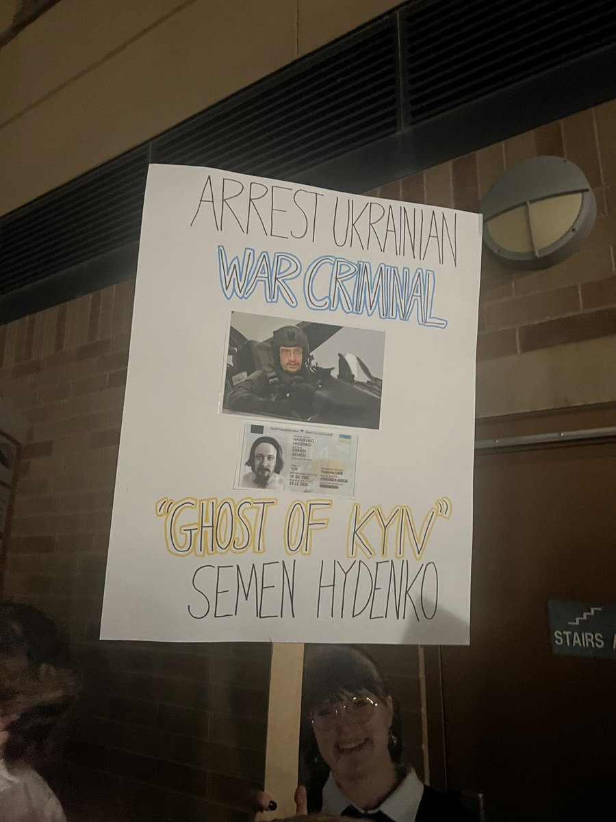 DylanJSeah's tweet image. MDE never dies. Thanks, @goodcharls @thugthief @BeNice2MeProd @wigger for an amazing show