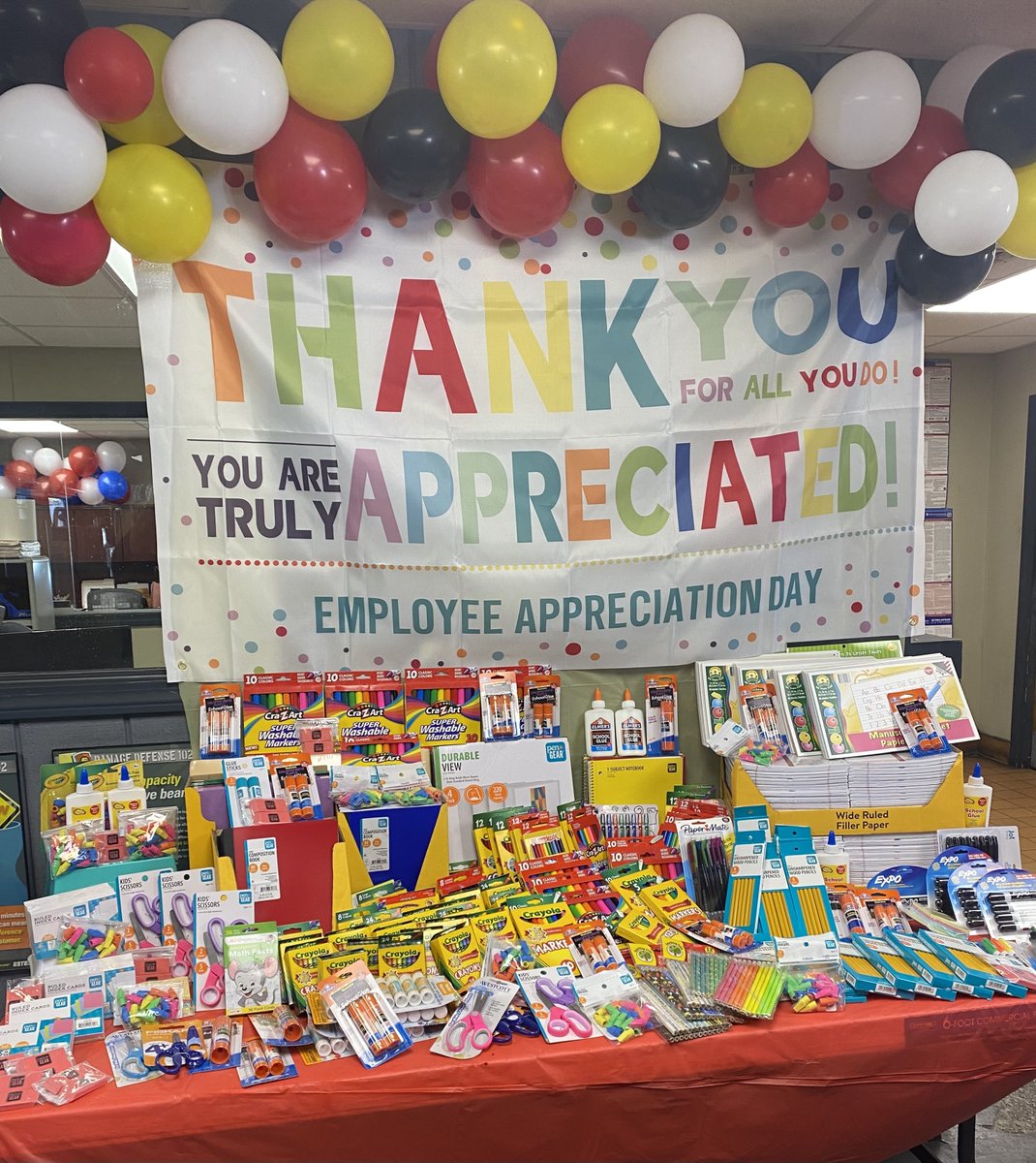 We're still enjoying all of your photos from Spirit Week! Our Jackson, MS, terminal bought all these school supplies for teachers and students in their area!

Jackson, thank you for what you do. Thank you for showing the world what it means to go the #extramile. 📷 Stacy