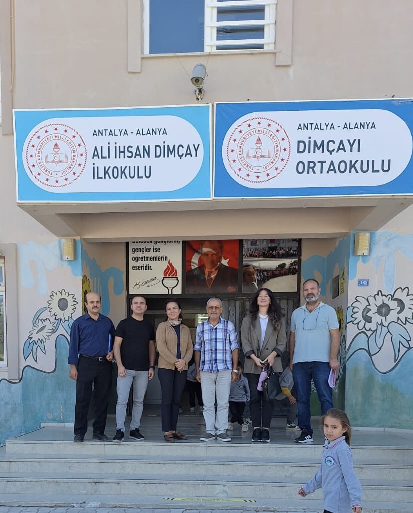 AliDimcay's tweet photo. Alanya Rehberlik ve Araştırma Merkezi görevlileri okulumuza gelerek eğitim faaliyetlerinde bulundular. Kendilerine teşekkür ediyoruz. 
@AlanyaMem 
@antalyamem07 
@YUSUFYILMAZ0759 
@MustafaTur50930 https://t.co/iLYvPXujK8