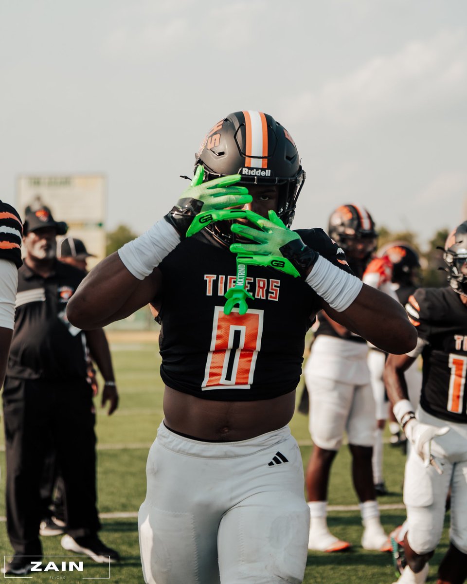 𝑨𝒏𝒅𝒓𝒆 (ᴅʀᴇ) 𝑻𝒉𝒐𝒎𝒂$ 𝑱𝒓 tweet media