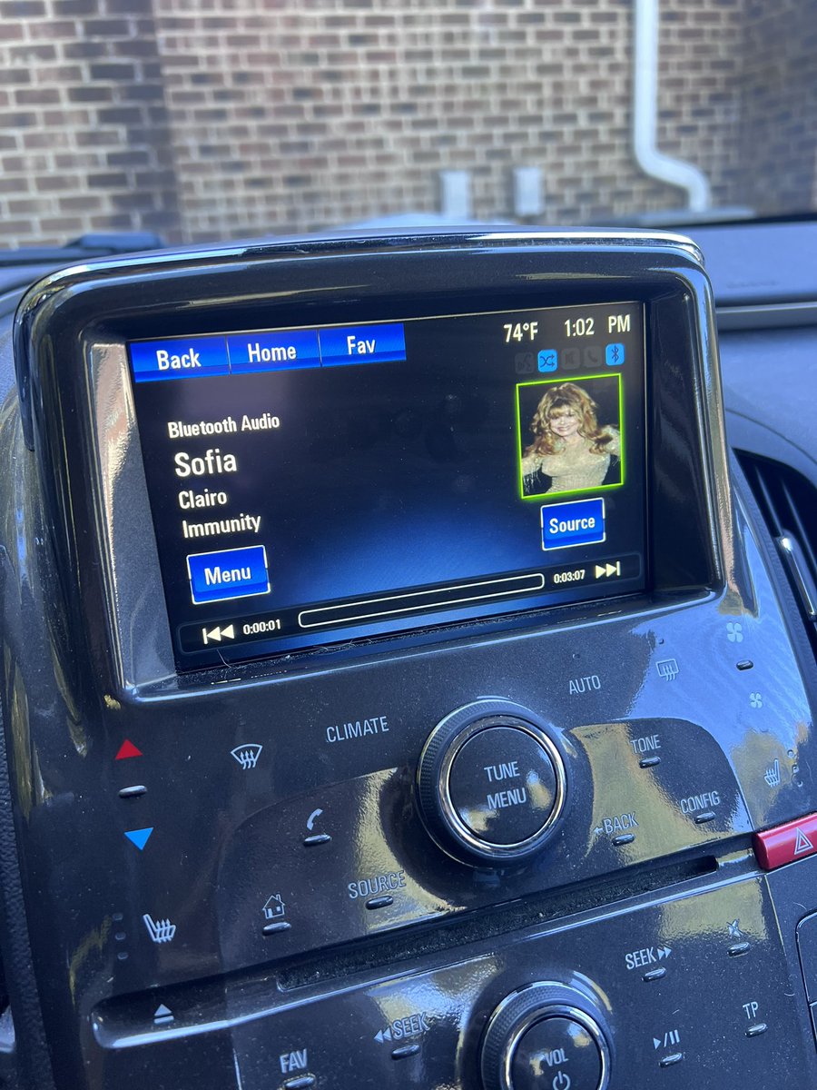 annabeldgereau's tweet photo. Few things are funnier to me than my car thinking @clairo and Charo are the same person https://t.co/0ICy0oQW1e
