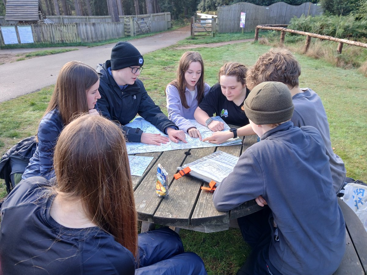 VandykeUpperSch's tweet photo. 86 Y10 #DofE participants successfully completed #Training #Expeditions for their #Bronze #Awards. Participants were introduced to key #campcraft &amp; #expedition #skills, and completed 16km circuits to Rushmere Country Park carrying loaded #rucksacks. https://t.co/YxBZVlcPZV https://t.co/VBq2tOXQ6y