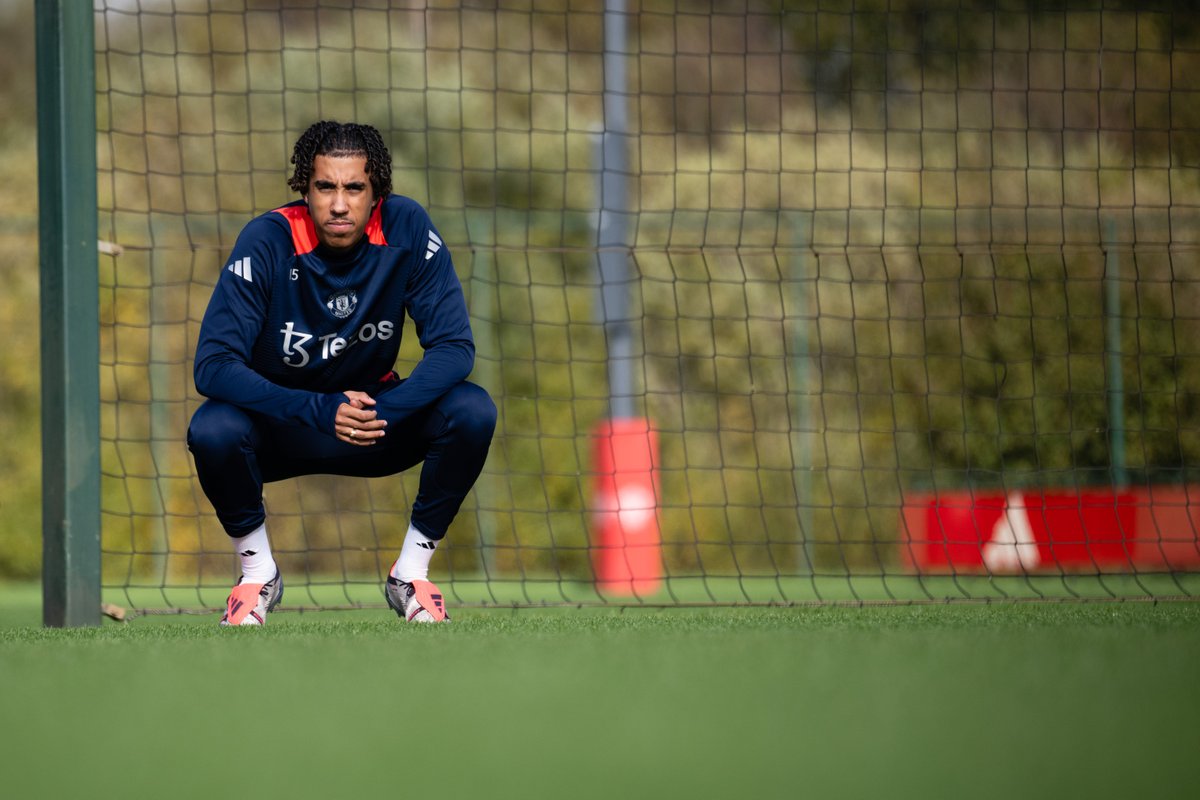 #MUFC #ManchesterUnited Club legend. World icon.

One year ago, Sir Bobby Charlton passed away. Gone but never forgotten ❤️
