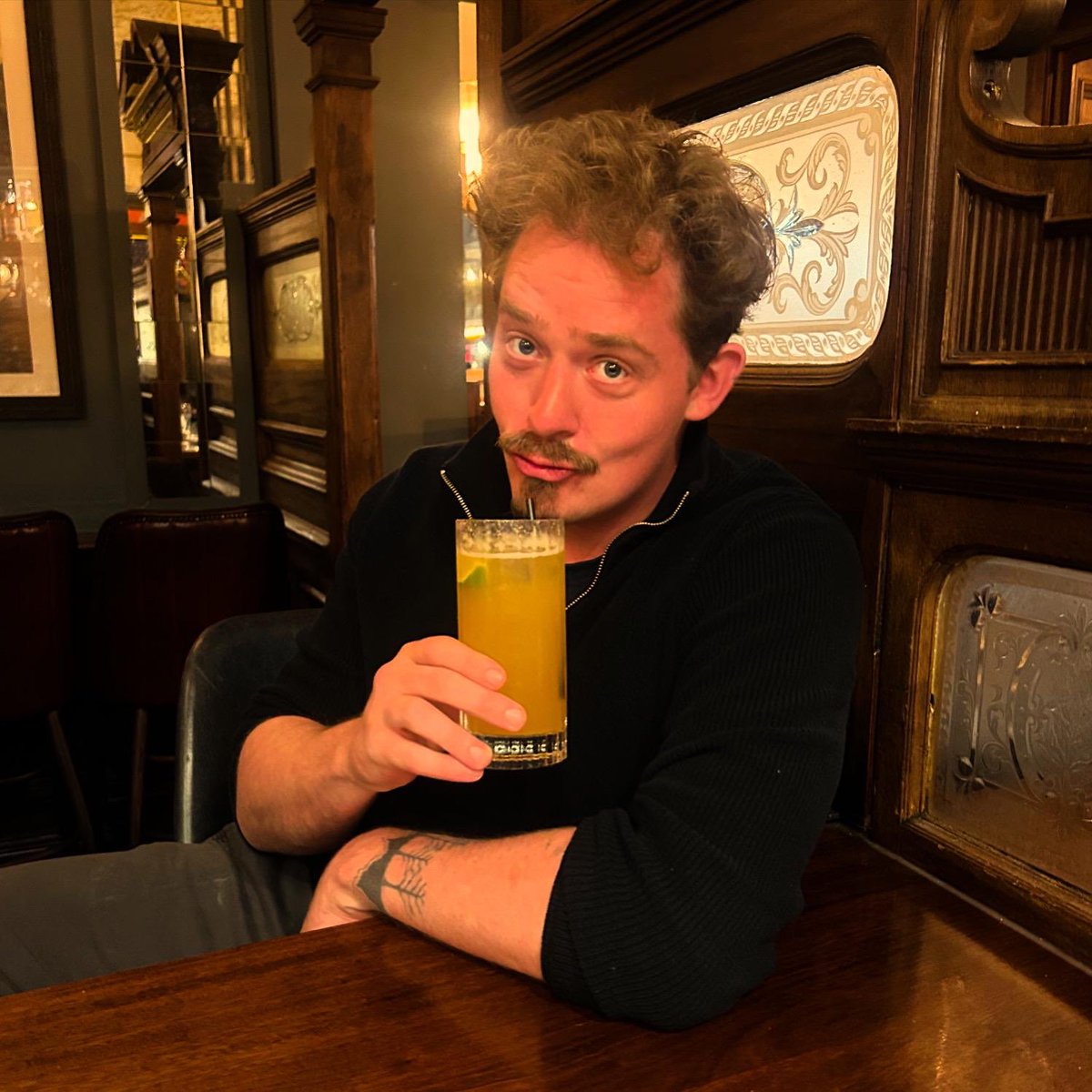 TheDukeW11's tweet photo. WINTER IN THE TROPICS 
Havana Club 7, Años Rum, pineapple juice mixed with fever tree Ginger ale and garnished with a lime. 

#Winterdrink #wintercoctail #winterinthetropics #wintery #october #dukeofwellington #pub #portobelloroad https://t.co/goc0eIph6F