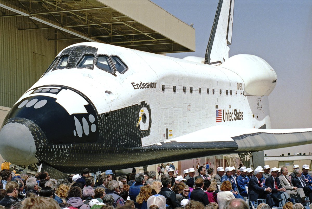 Everyone knows the iconic appearance of the Space Shuttle - its a vehicle we've all seen a million times. You know they have different names but that's where the differences end for most people. 

Today, I'm going to show you they're more unique than you think. (🧵1/15)