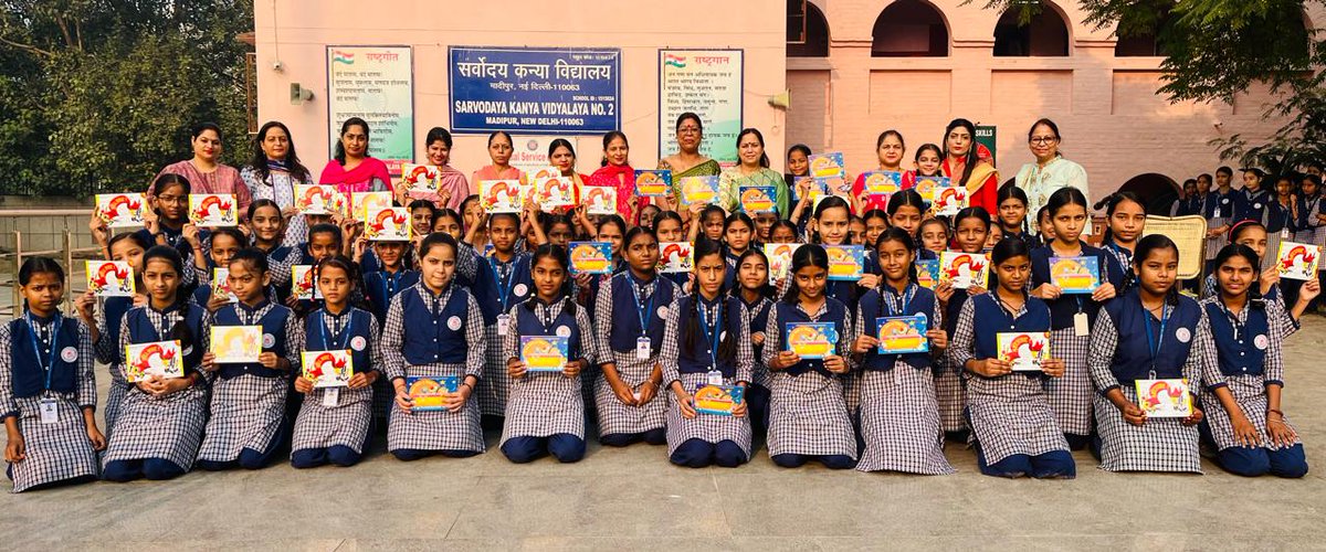 "Act as if what you do makes a difference. It does." – William James
Dr. Sonia Kapoor, Principal of SKV No. 2 Madipur, boosts student attendance by recognizing 100% attendees &amp; their teachers every month. This #NovelIdea is driving positive change!🌟
#EducationMatters
#Leadership