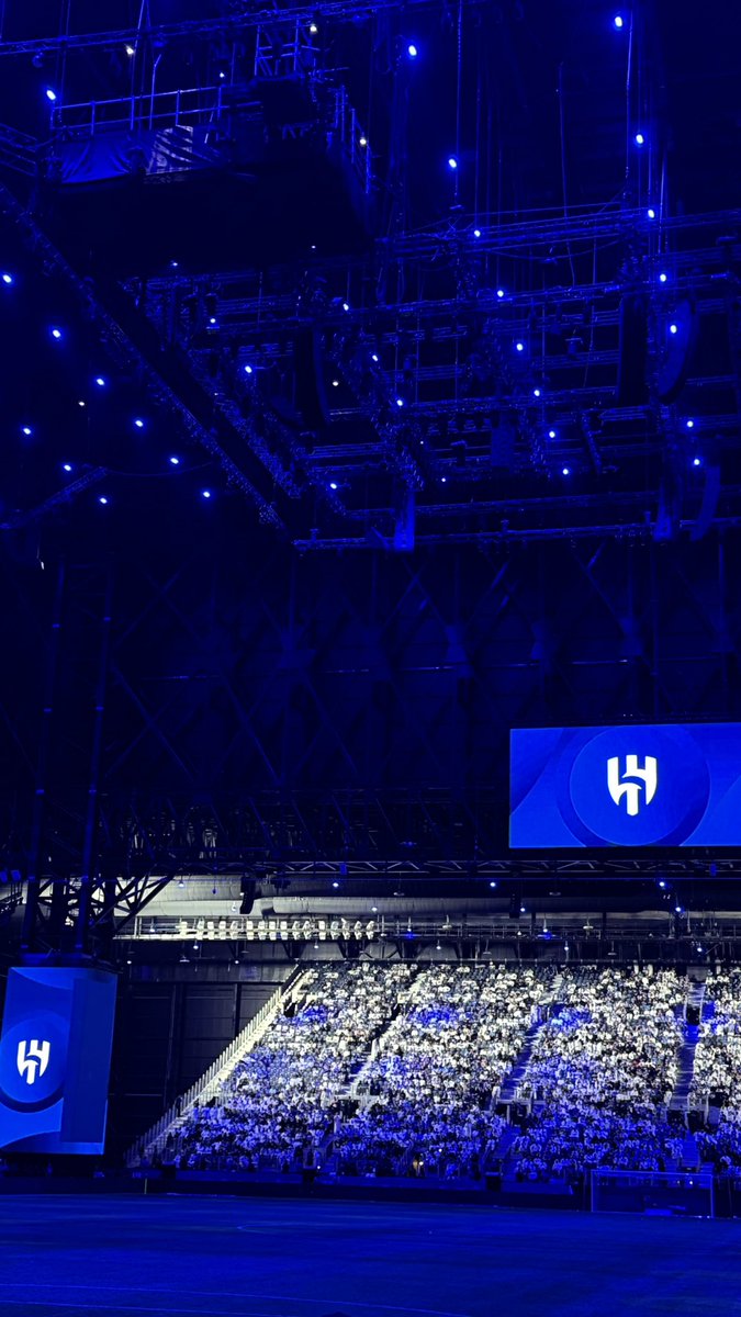 vzwq's tweet photo. يارب تكمل لهذا الكيان العظيم 🤍💙🤍💙

#الهلال_العين https://t.co/3o6htog4km