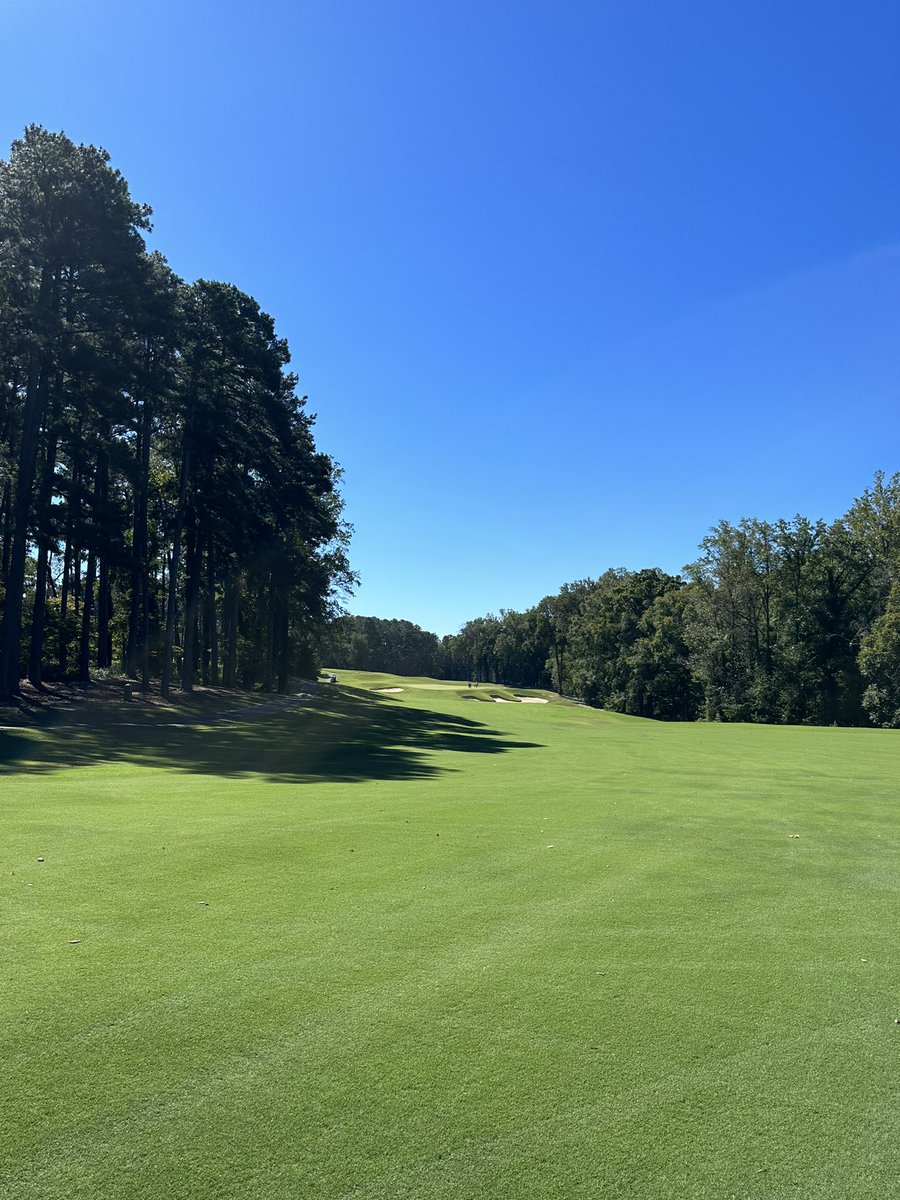 dubalien00's tweet photo. First hole and ninth hole at Duke University Golf Club. https://t.co/9vtI01n2Fb