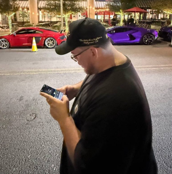 blazeecryptic's tweet photo. guys he's entering with size https://t.co/y3yypAldTE