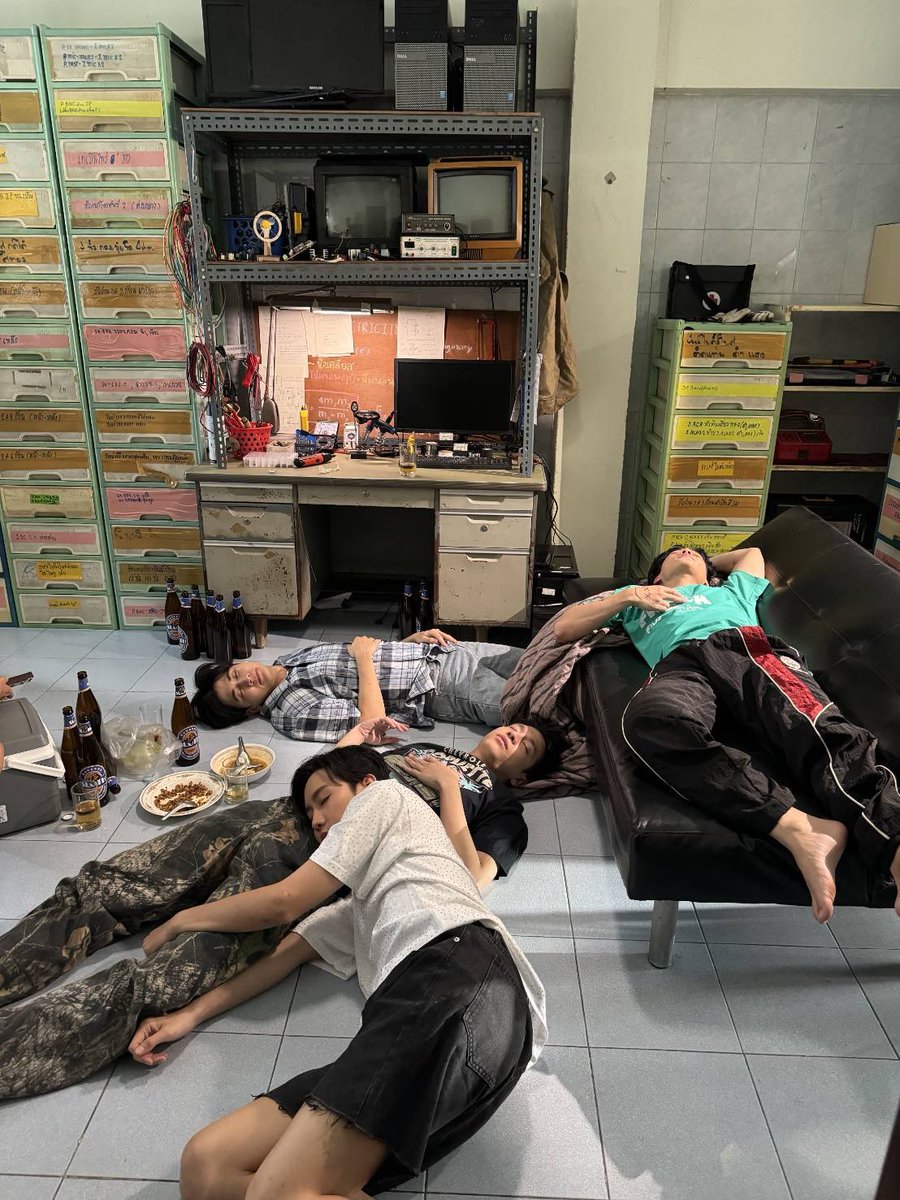kwangg28's tweet photo. ก่อนนอนคืนนี้ มี1ประโยคที่อยากพิมพ์

ต้องอยู่แบบไหน ให้ถึงวันจันทร์หน้าให้ได้😩

EP7 U STEAL MY HEART
#JACKANDJOKEREP7 https://t.co/WXq6ac7jUA
