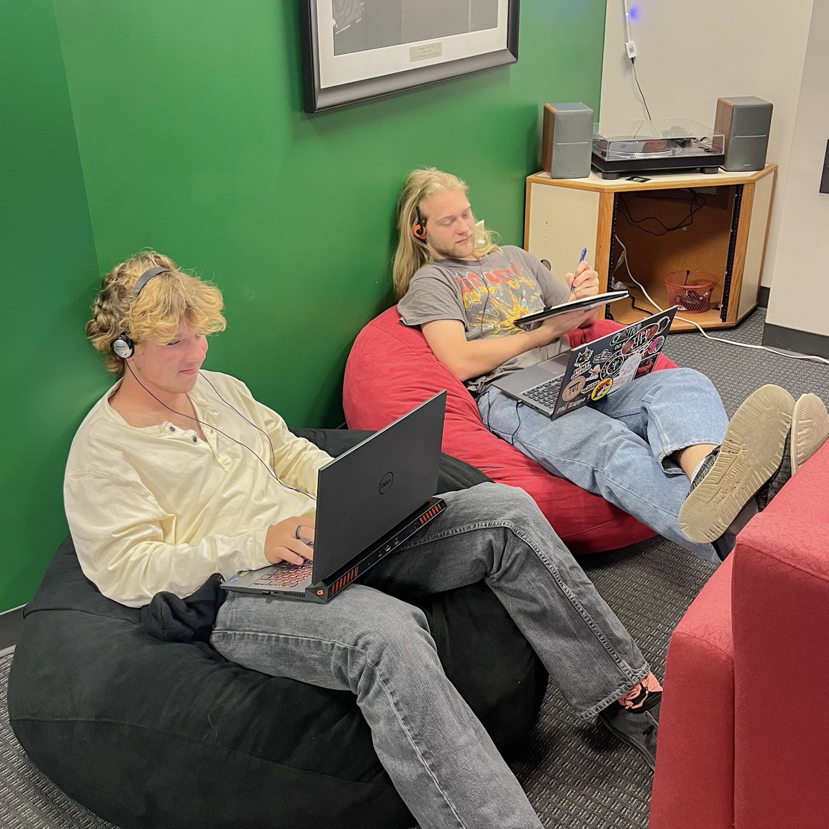 Looking for the best place to study on campus? 

Then come join us in our station at 018 Student Union! Hang out, do your homework, and listen to our DJ’s play the best music! Who’s your favorite person to chill with at WWSU? Tag them in the comments!

#WWSU #wrightstate