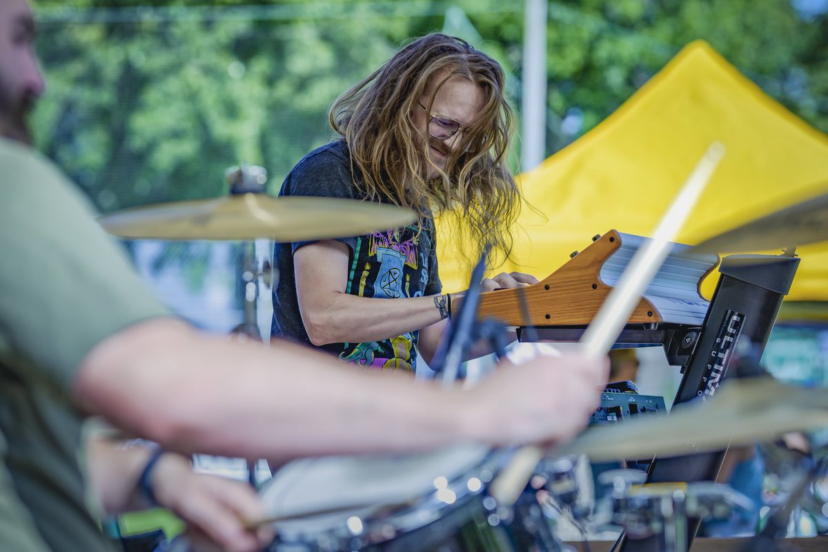 This is the face we’ll all be making when ‘Reborn’ drops on Halloween. 😈

Pre-save ‘Reborn’ today and prepare yourself for this synth heavy prog rocker. 

📸 Joe Hirschmugl