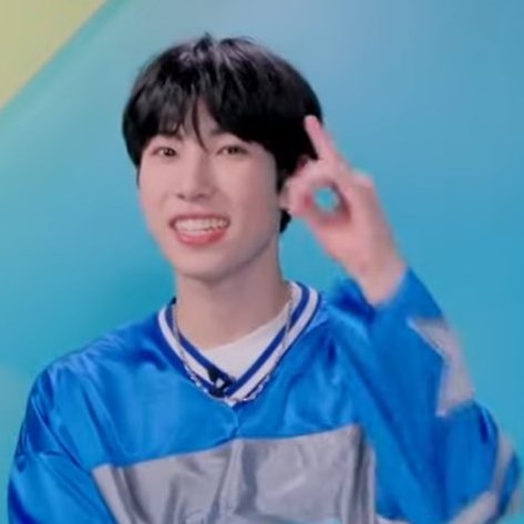 andyvinist's tweet photo. wait for science: 
who's your project7 one-pick and and your zb1 bias?  

I'll go first: andy and gyuvin! 🩵💛 https://t.co/csfFrSKxUf