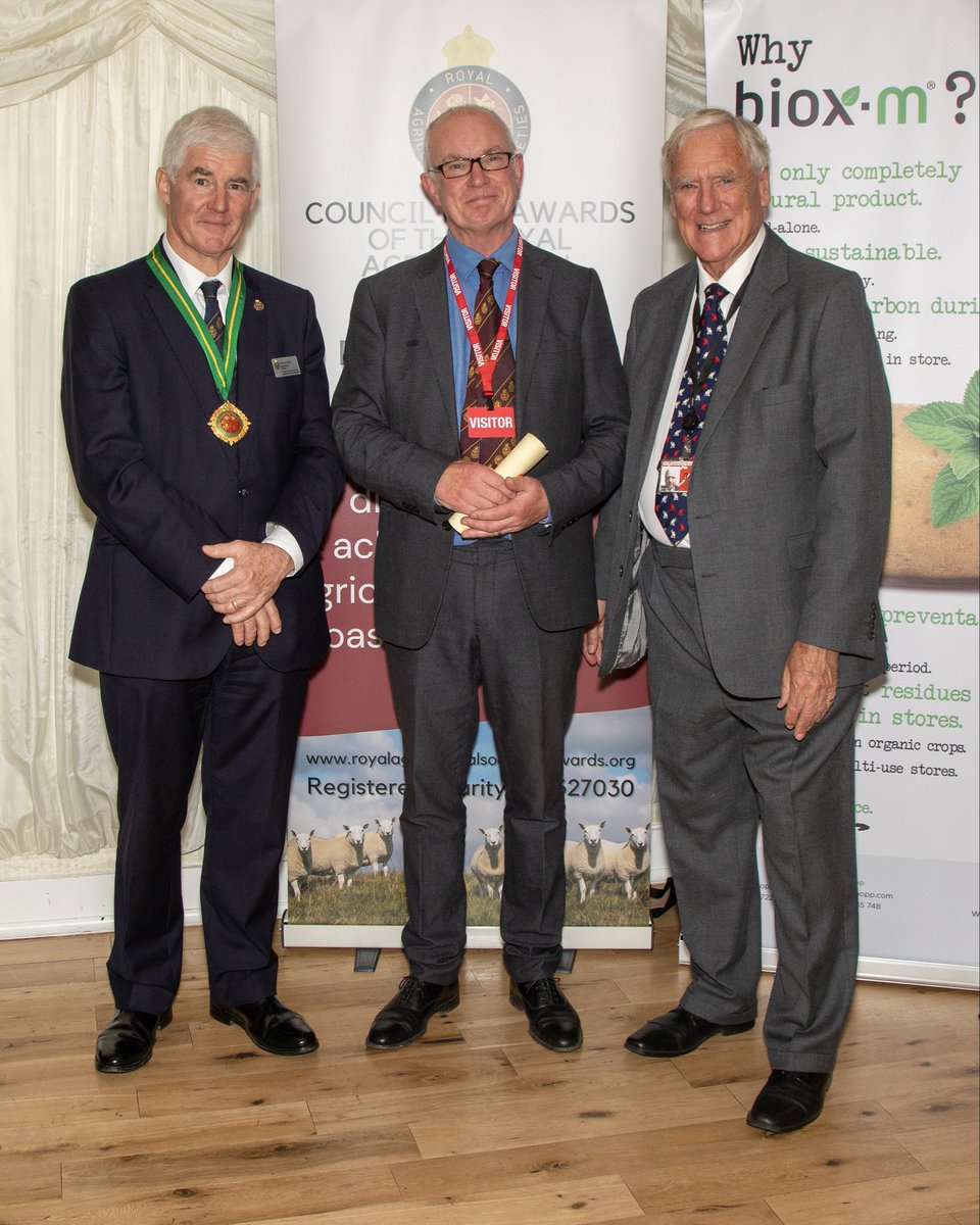 John Pawsey 🌞 tweet media