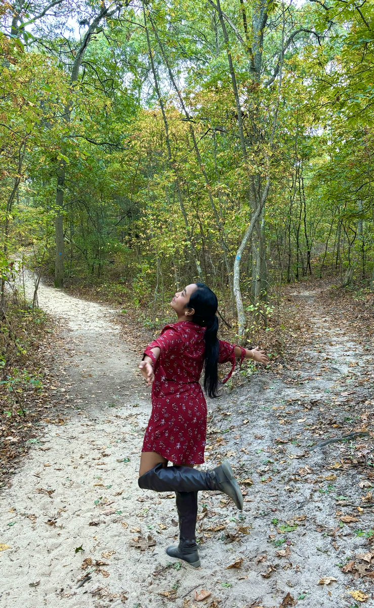 venus_mp's tweet photo. Autumn is calling, So I must go…. 😌

#autumvibes🍁 #goldenseason🧡 #myseason🥰 #fallinlovewithfall❤️ #fallfoliage🍂 https://t.co/VHRcO7WXMk