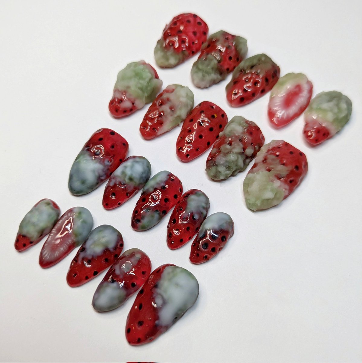 godlovesgoths's tweet photo. Remade the strawberry nails for a commissioner and managed to make them even grosser 🍓 https://t.co/bxLst9ySkF
