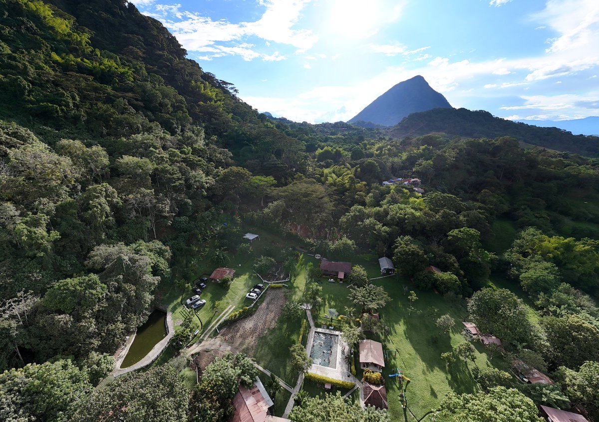 pipeamomitierra's tweet photo. #trekking #senderismo #montaña #caminar #Colombia #Antioquia #Retos https://t.co/0DqlyfyPpj