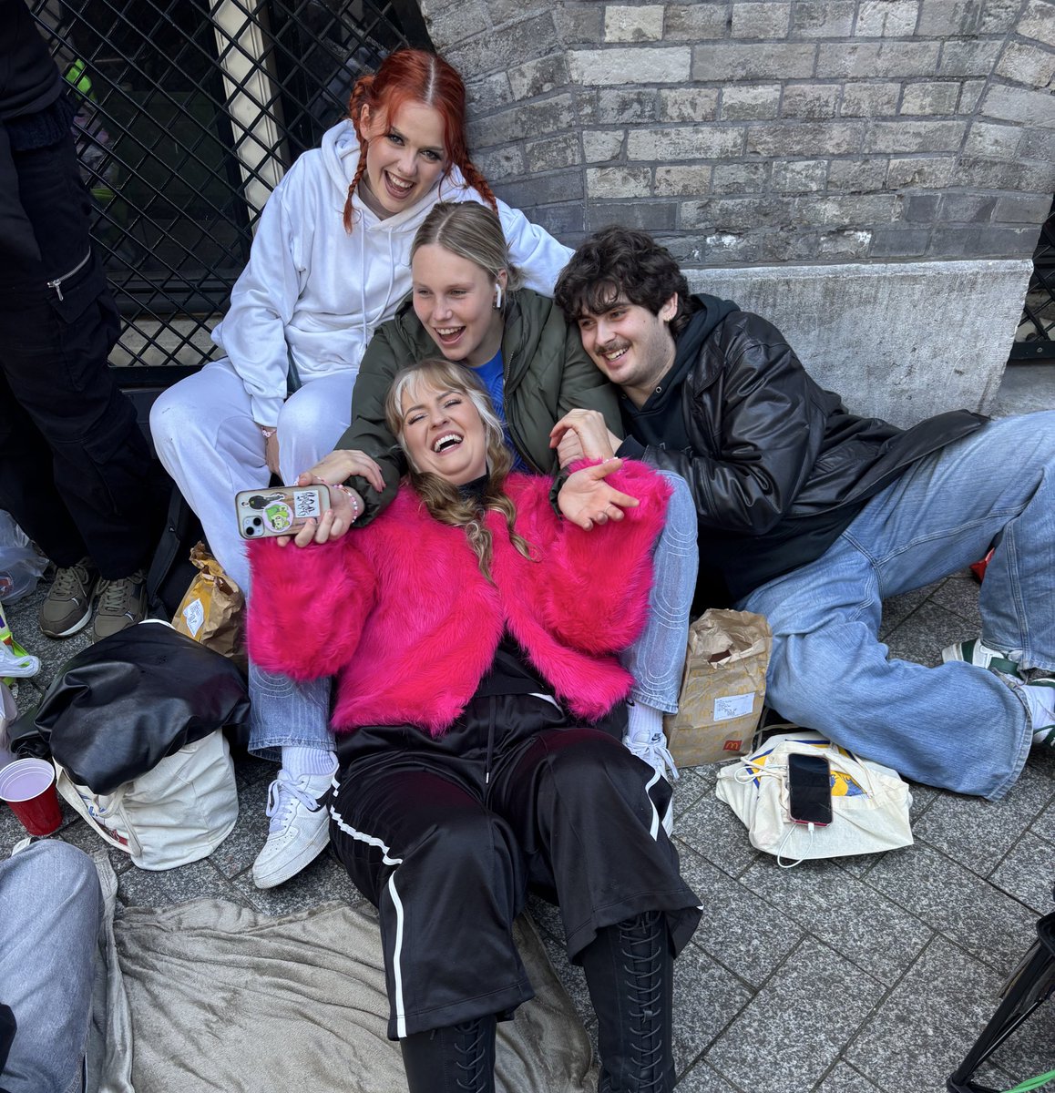 LjungEmilie's tweet photo. thank u sm sm to EVERY single one ive met on this little tour run - ive had so much fun and i feel so inspired and motivated and you are all such wonderful human beings - u remind me the world can be so incredibly good🩷🩷🩷 every single one of u loveu https://t.co/SDLcJBkgay