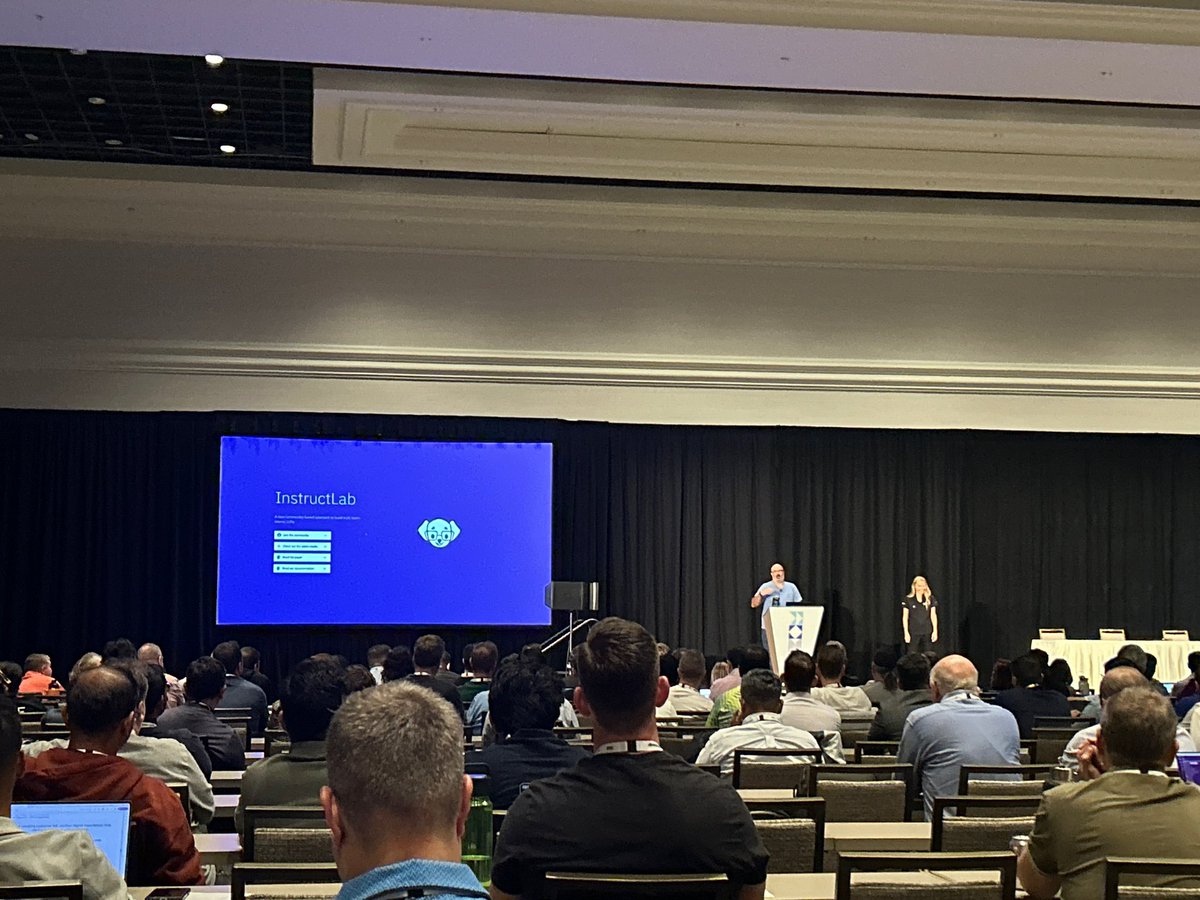 taiponrock's tweet image. reunion with @jjasghar as IBM Dev Advocate 🥑
he hosted the #InstructLab demo session at #TechXchange 
#RedHat #IBM