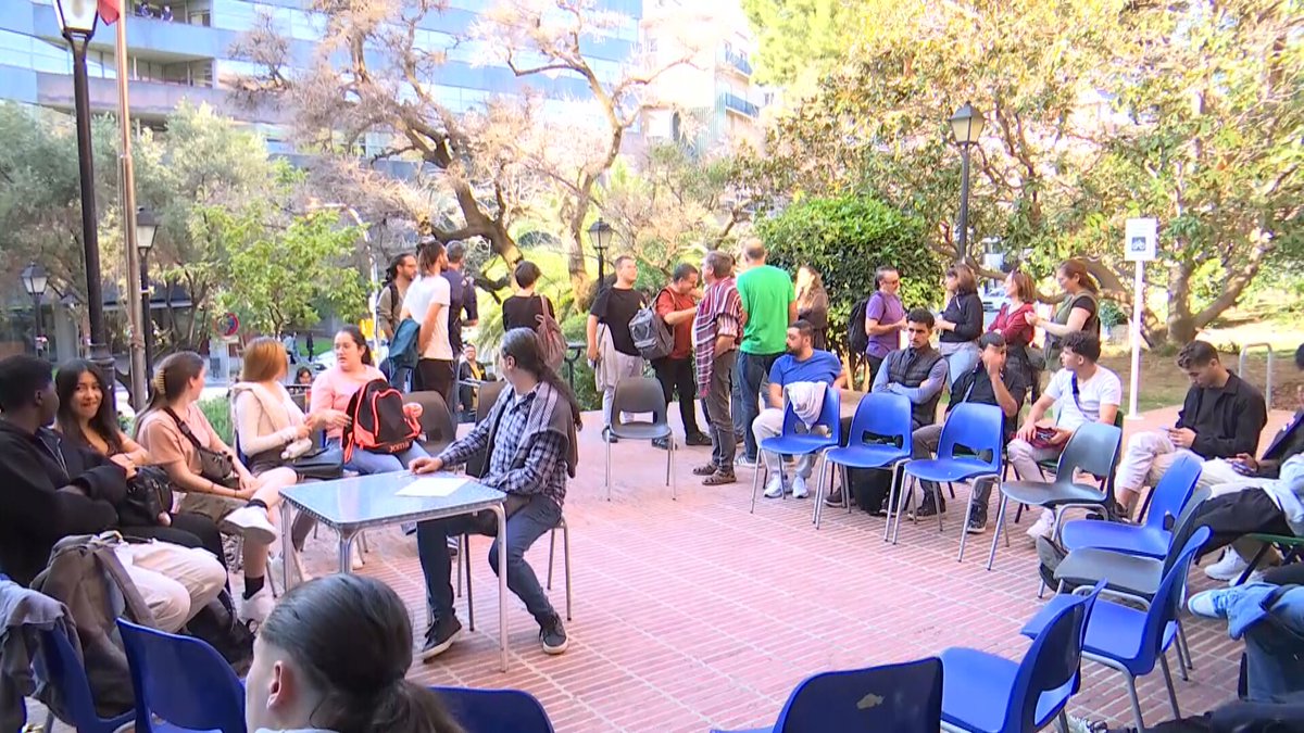 "Necessiten estudiar": protesta pel retard en l'inici dels programes de formació i inserció 3cat.cat/324/necessiten…