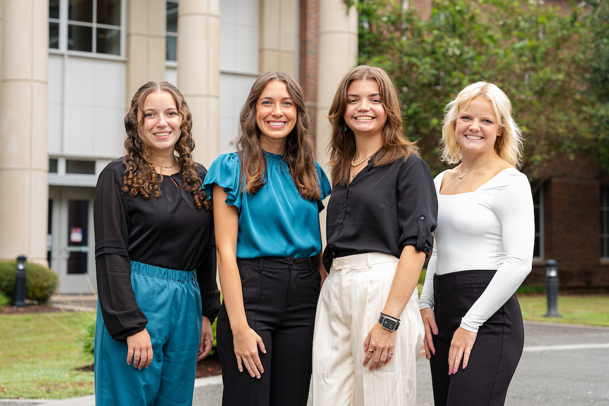 Congratulations to Lauren DeCoste, Mikayla Pardun, Hannah Rowell, and Samantha Rox for being named 2024-2026 Swain Scholars!

Learn more here: bit.ly/4fdjRFX.