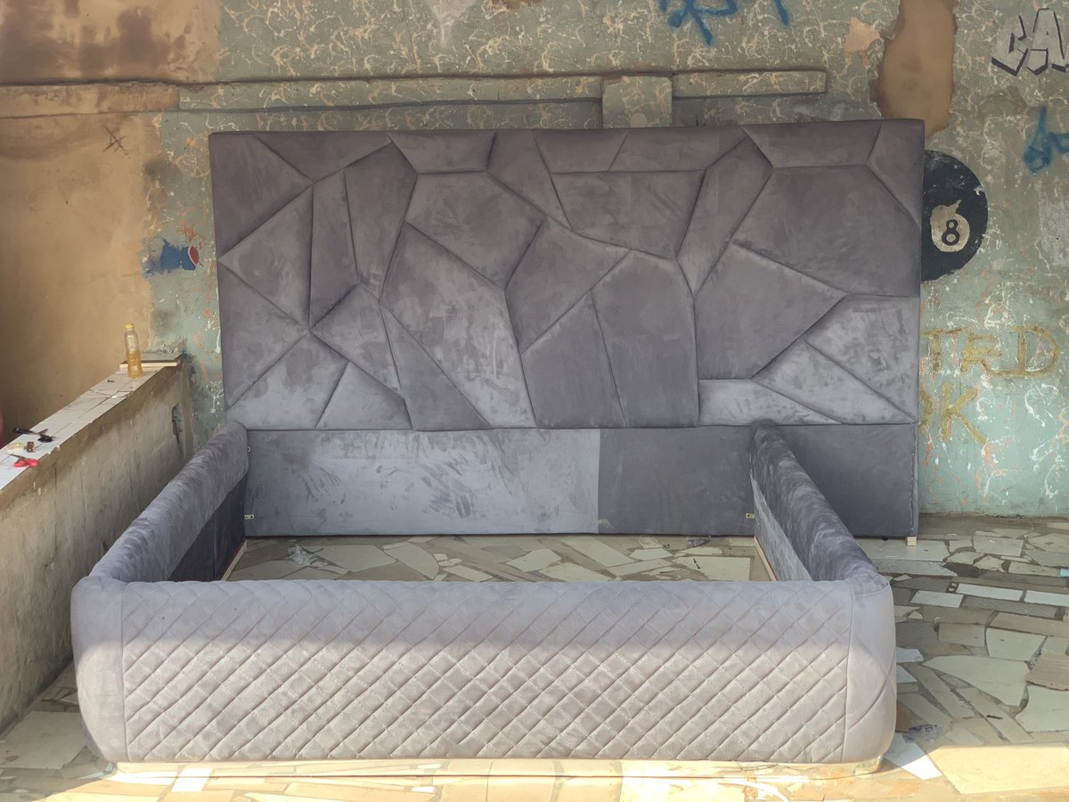 AsipitaAhmed's tweet image. 4 and half by 6 and 6 by 6 bedframes respectively!!,,#upholsterer #bed #bedframe #headboards #upholstery #furnitureupholstery #sofa #Handmade #customfurniture #furniture #upholstered #Artisan ..

Koni sumi koni remi🙏

Have a fun filled ahead🤝💯✅