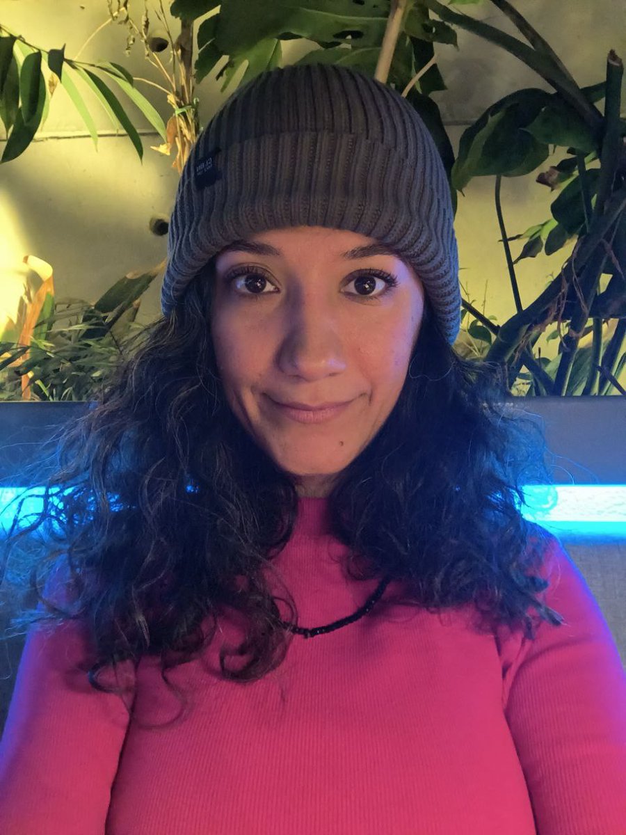 شور زندگی به بند کشیدنی نیست.

#نیلوفرـحامدی
#الهه_نیلوفر_آزادی