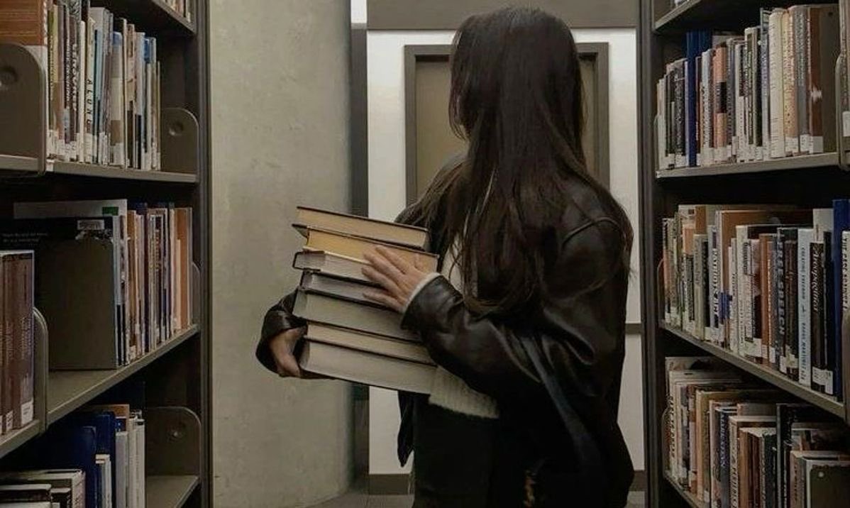 malusokay's tweet photo. gloomy days spent studying ☕ https://t.co/1qcHTFqzV3