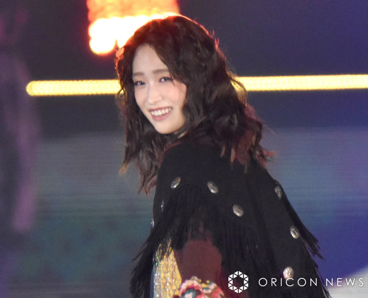 新闻】【GirlsAward】高橋ひかる、超ミニスカから美脚スラリ（1） 俳優