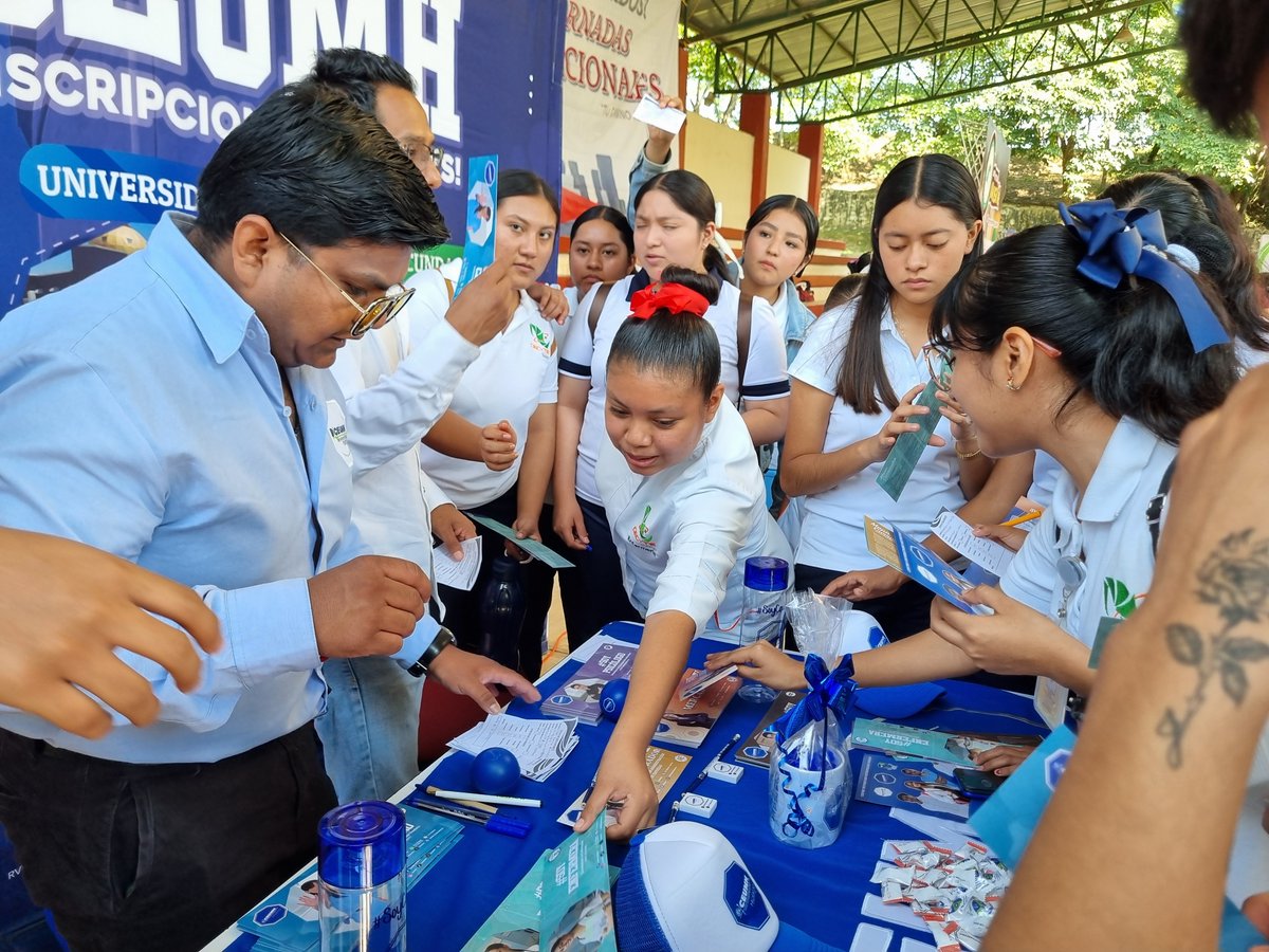 CECyTEHidalgo's tweet photo. ¡Estamos avanzando en las Jornadas Vocacionales 2024 en los planteles Cecyte Hidalgo Atlapexco. y CECyTE Hidalgo Plantel Huichapan! 
Estas jornadas son fundamentales para guiar a nuestros futuros egresados ​​en la toma de decisiones sobre su próximo paso educativo. https://t.co/AivuDoUmrV