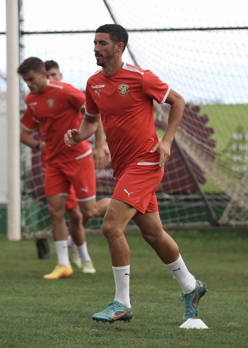 MaritimoMadeira's tweet photo. Nova semana, novos objetivos! 💪⚽️

#CSMaritimo #GritaBemAlto #FCFCSM https://t.co/oRybZMYtaL