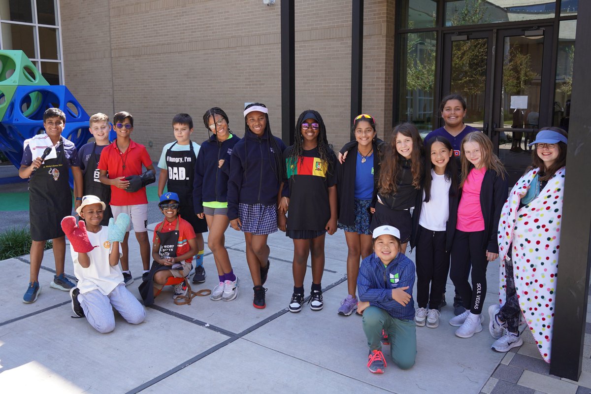 FBA_Middle's tweet photo. Our #FBAMiddleSchool Spirit Week is underway, and the #FBAGrade5, #FBAGrade6, #FBAGrade7 and #FBAGrade8 students are showing their #FBAWarriorSpirit! We loved seeing the students' #FBACreate-ivity today with the first theme of the week, BBQ Dads and Soccer Moms!🍔⚽️#WeAreFBA https://t.co/ogKqD6QkKr