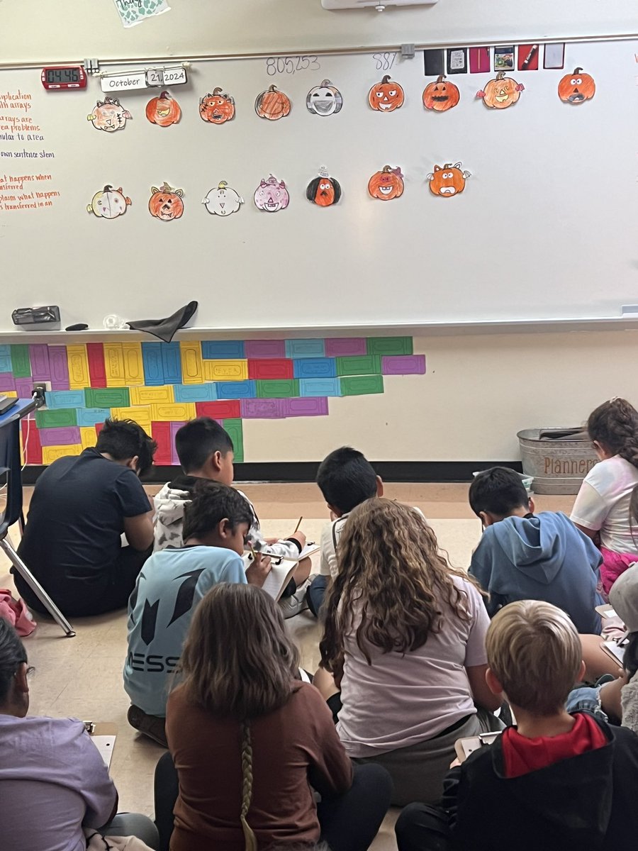 Text structures just got a little more spooky. These pumpkin creators created descriptive text to help find each pumpkin in the patch! #bluebonnetlions