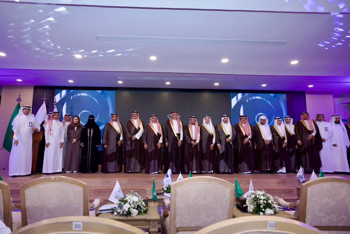 moe_gov_sa's tweet photo. رعى احتفال مركز اليونسكو الإقليمي للجودة والتميّز في التعليم @UNESCO_RCQE بمرور 10 سنوات على تأسيسه، وكرّم مدن التعلّم..

وزير التعليم: انضمام #مدن_التعلّم لشبكة #اليونسكو؛ يعكس التزام المملكة بدعم التعليم المستدام، وتبني أفضل الممارسات العالمية.

https://t.co/RHIqc3hSog https://t.co/WvfZaFLqPY