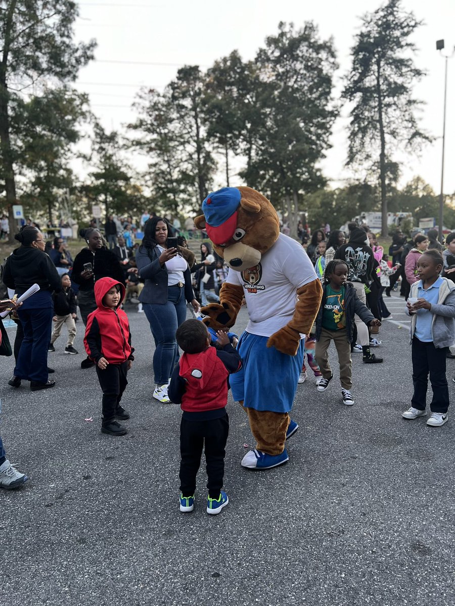 Noravia Washington (@mrswashington_) on Twitter photo Sitting here reflecting on the time we had at the <a href="/MontpelierES/">Montpelier Elementary School</a> Annual Fall Festival last Thursday! 🎉 It was an incredibly engaging evening filled with music, food, fun games, arts & crafts, and so many helpful community resources. Such a joyful event! #PGCPSCommunitySchools Sitting here reflecting on the time we had at the <a href="/MontpelierES/">Montpelier Elementary School</a> Annual Fall Festival last Thursday! 🎉 It was an incredibly engaging evening filled with music, food, fun games, arts & crafts, and so many helpful community resources. Such a joyful event! #PGCPSCommunitySchools