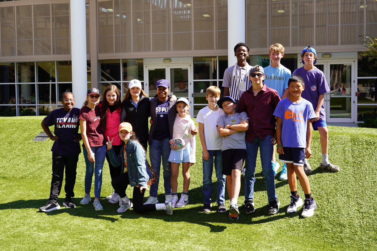 FBA_Middle's tweet photo. Our #FBAMiddleSchool Spirit Week is underway, and the #FBAGrade5, #FBAGrade6, #FBAGrade7 and #FBAGrade8 students are showing their #FBAWarriorSpirit! We loved seeing the students' #FBACreate-ivity today with the first theme of the week, BBQ Dads and Soccer Moms!🍔⚽️#WeAreFBA https://t.co/ogKqD6QkKr