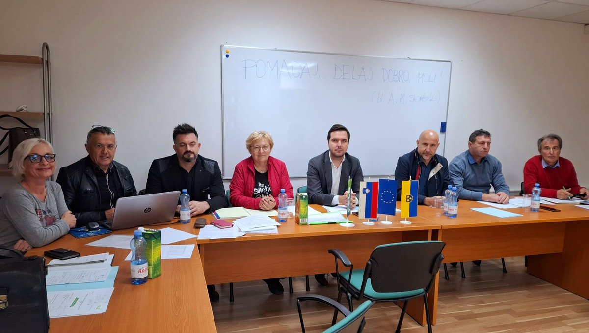 Izjava IO SLS: Po zapravljenih milijonih za predkampanjo JEK2, referenduma ne bo. 

▶️ Manipuliranje z volivci meče slabo luč na politiko, niža zaupanje v demokracijo in slabi državo.