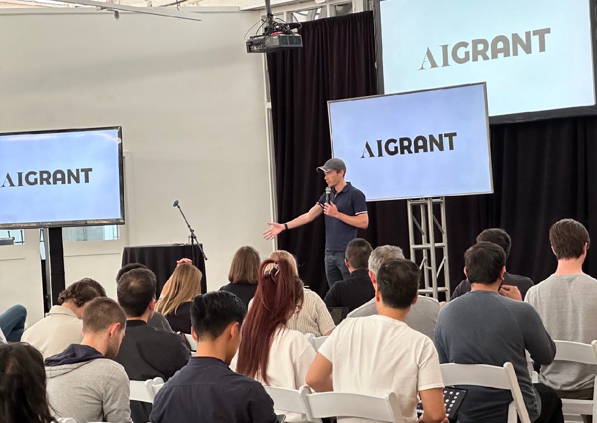 AI Grant tweet media