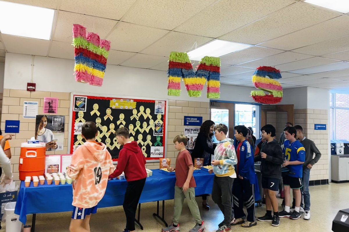 WMS_WolfPack's tweet image. HUGE shout out to Ms. Wielechowski, our outstanding DEI coordinator! 🎊💫Thank you for all your efforts in organizing the food tasting for Hispanic Heritage Month last week! #WnEverything #APSHHM #OneTeamOneAPS #APSisAwesome @SuptDuran @Miranda4APS @BoykinBryan
